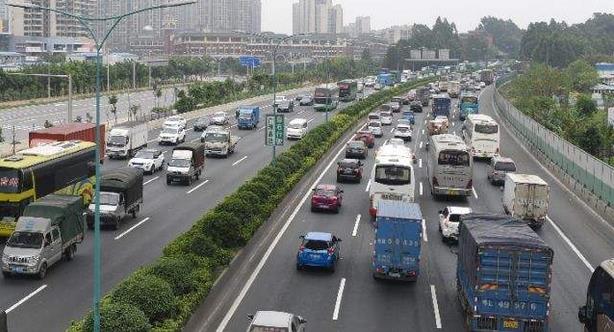 公安部：全國機動車保有量達3.25億輛，機動車駕駛人達4.07億人