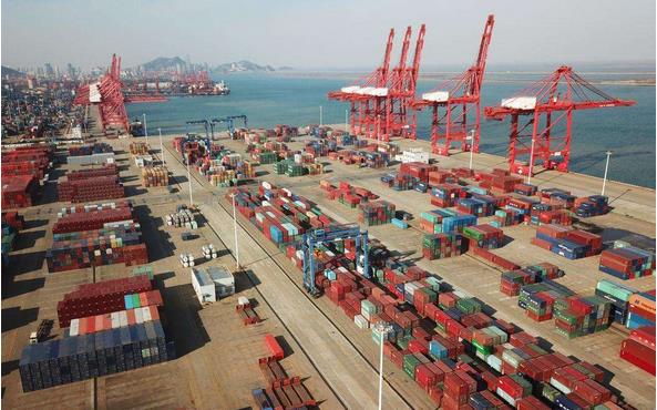 前11月我國貨物貿易進出口總值27.88萬億元，出口14.92萬億元，進口12.96萬億元