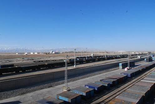 中國鐵路總公司：全國鐵路完成旅客發送量33.7億人，同比增加2.9億人，貨物發送量40.22億噸，同比增運3.34億噸?